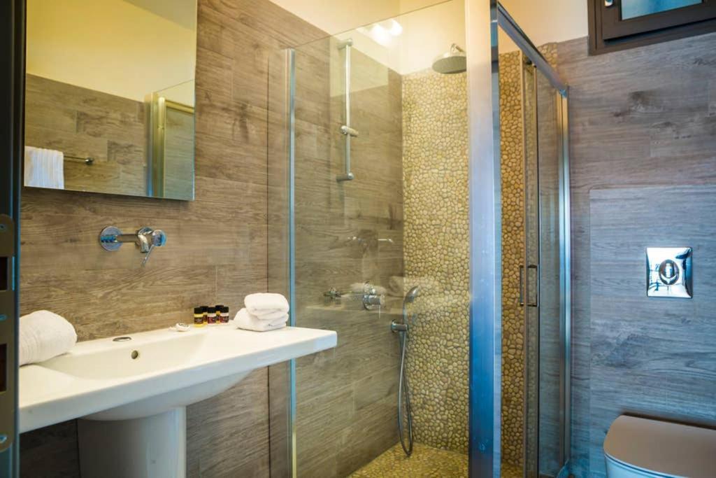 New Villa Blue With Private Pool At Trapezaki Livathos  Экстерьер фото